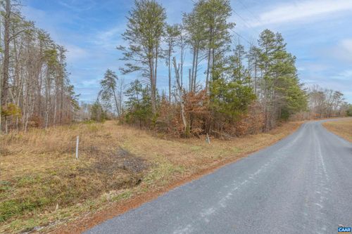 155 Harris Ln, PALMYRA, VA, 22963-4477 | Card Image