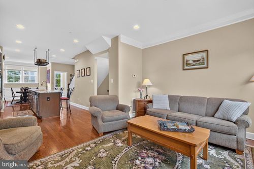 4644 Woodberry St, RIVERDALE, MD, 20737-1066 | Card Image