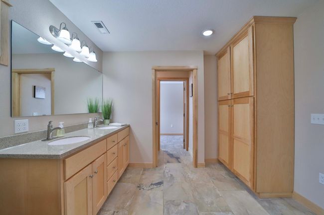718 Main Ave N, House other with 6 bedrooms, 4 bathrooms and null parking in Park Rapids MN | Image 25