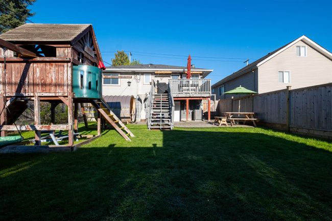 1813 Mahon Avenue, House other with 3 bedrooms, 2 bathrooms and 3 parking in North Vancouver BC | Image 19