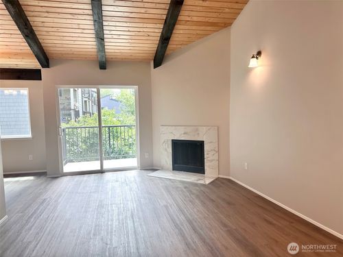 c301-2020 Grant Ave S, Renton, WA, 98055-3616 | Card Image