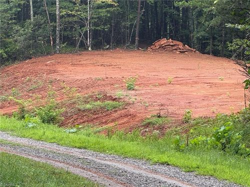 2 Falcon Ridge Dr, Moravian Falls, NC, 28654 | Card Image