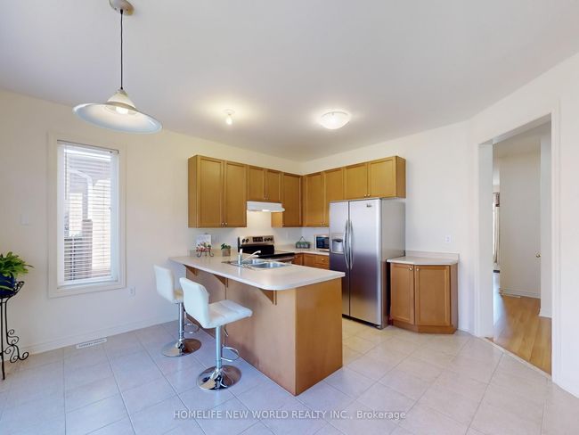 18 Freesia Rd, House other with 3 bedrooms, 3 bathrooms and 4 parking in Brampton ON | Image 10