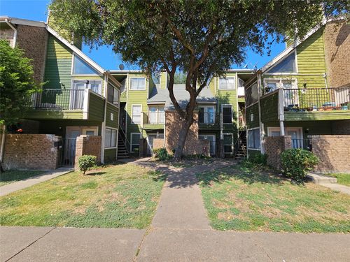 208-9823 Walnut St, Dallas, TX, 75243-8863 | Card Image