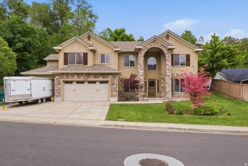 2452 Oak Ln, Layton, UT, 84040-7960 | Card Image
