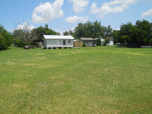 307 Travis St, Ranger, TX, 76470-2523 | Card Image