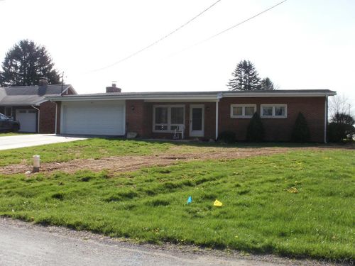 481 Cannell Dr, Somerset, PA, 15501-2715 | Card Image