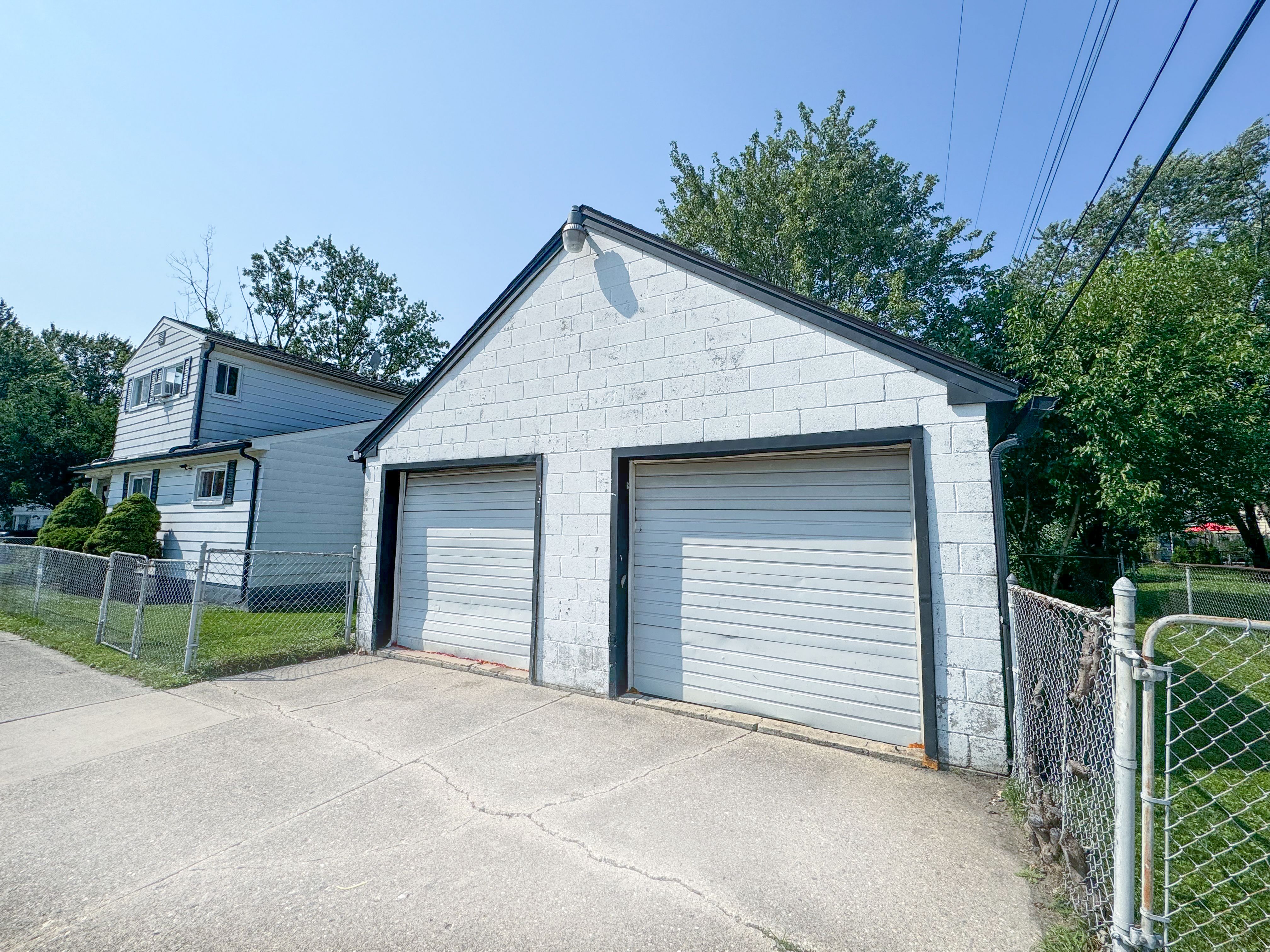 Lozier Ave, Warren, MI 48089