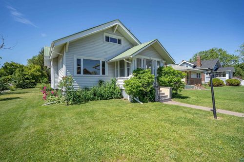 710 E 5th Street, Superior, WI, 54880 | Card Image