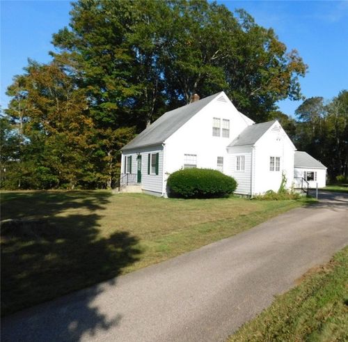 960 Main St, Hope Valley, RI, 02832-1911 | Card Image