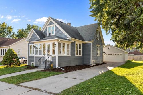 1021 Eastman St, OSHKOSH, WI, 54901-3817 | Card Image