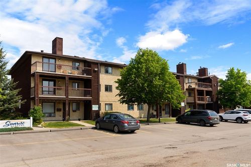 206-31 Rodenbush Dr, Regina, SK, S4R8C7 | Card Image