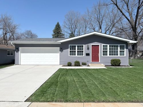 924 Spring Ave, St. Charles, IL, 60174-4432 | Card Image