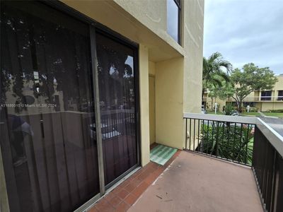 1009 - 2801 Sw 87th Ave, Condo with 2 bedrooms, 2 bathrooms and null parking in Davie FL | Image 1