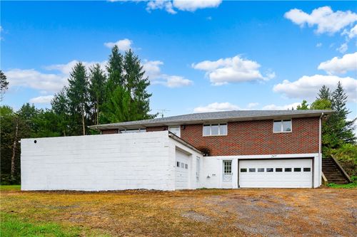 247 Welsh Rd, Valencia, PA, 16059-3515 | Card Image