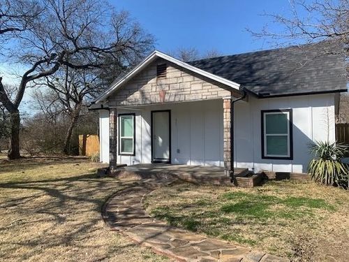 511 E Washington St, Denison, TX, 75021-2637 | Card Image