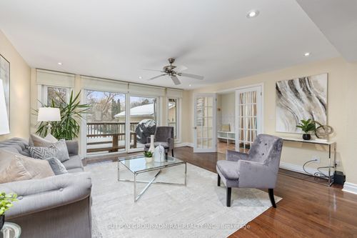 110 Wood Lane, Richmond Hill, ON, L4C4W1 | Card Image