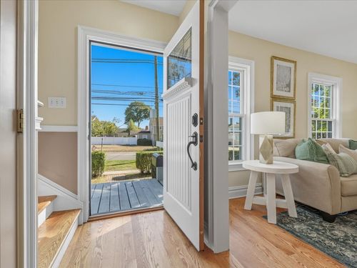 217 Huntington Rd, Stratford, CT, 06614-4008 | Card Image