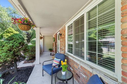 6261 New England Ln, Canton, MI, 48187-2655 | Card Image