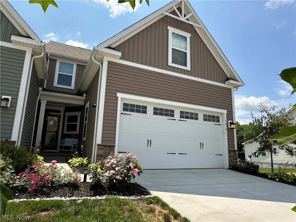 Mud Brook Ln, Akron, OH 44313