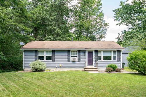7 Woods Ave, Londonderry, NH, 03053-2279 | Card Image