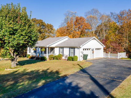 2862 Hillcrest Dr, Centerville, TN, 37033-9597 | Card Image