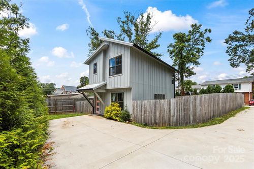 24 Blake Ct, Arden, NC, 28704-2752 | Card Image