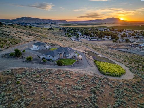 25-acres-lavender-farm-5880 S 58th Ave, West Richland, WA, 99353 | Card Image