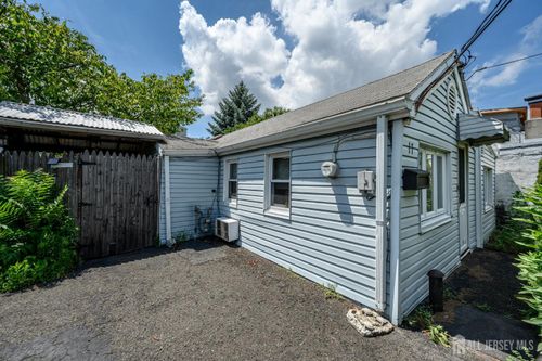 17 Izola Ave, Fords, NJ, 08863-1732 | Card Image