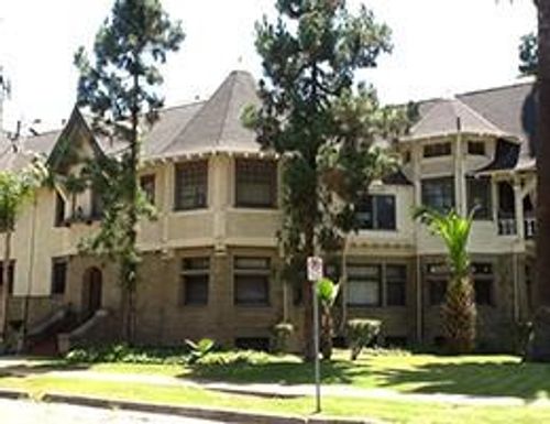 34 St James Park, Los Angeles, CA, 90007-2557 | Card Image