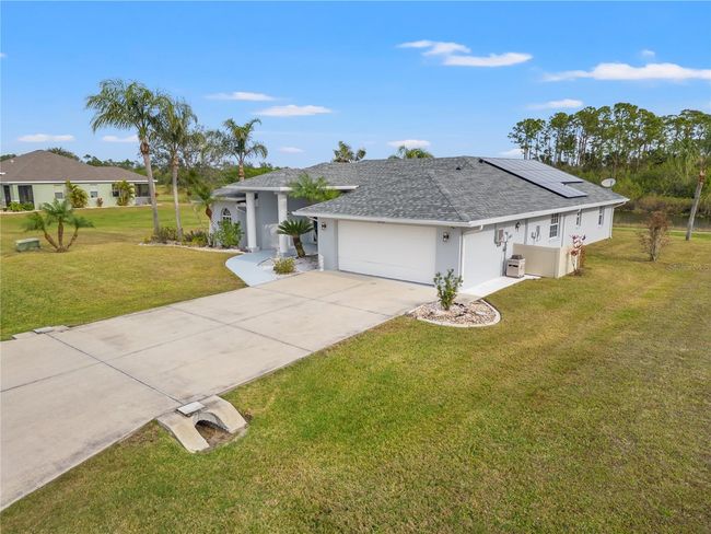 12950 Sw Pembroke Cir S, House other with 3 bedrooms, 2 bathrooms and null parking in LAKE SUZY FL | Image 4