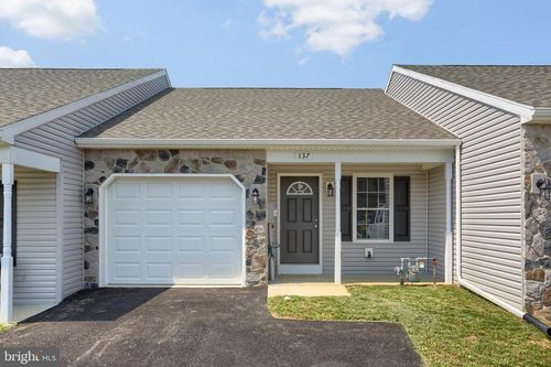 137 Sable Dr, CARLISLE, PA, 17013-3121 | Card Image