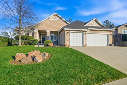 4613 Nantucket Dr, Redding, CA, 96001-5844 | Card Image