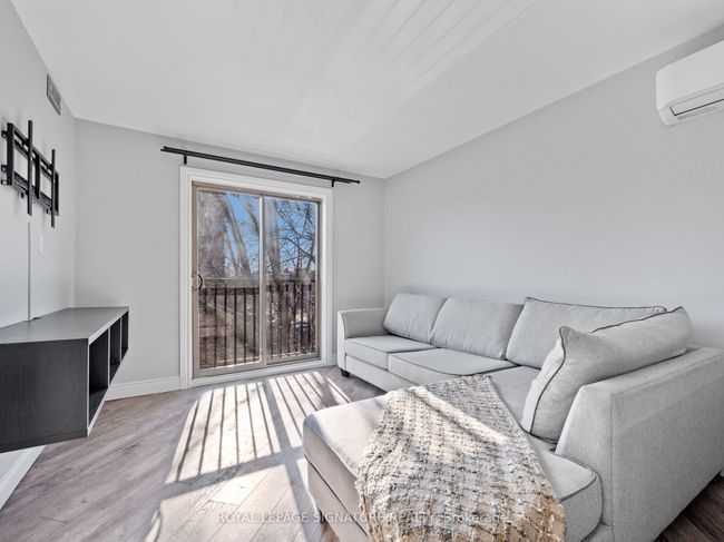312 - 28 Victoria Ave N, Condo with 2 bedrooms, 1 bathrooms and 1 parking in Hamilton ON | Image 9