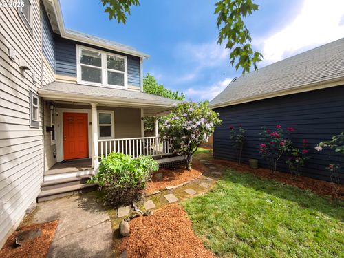 837 Ne Roselawn St, Portland, OR, 97211-3832 | Card Image