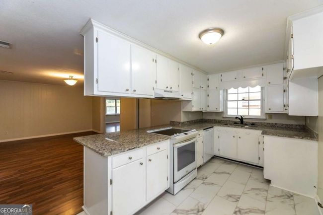 907 Euclid Ave, House other with 4 bedrooms, 2 bathrooms and null parking in Waycross GA | Image 8