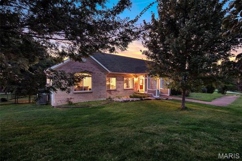5541 Blackberry Ln, Washington, MO, 63090-6109 | Card Image