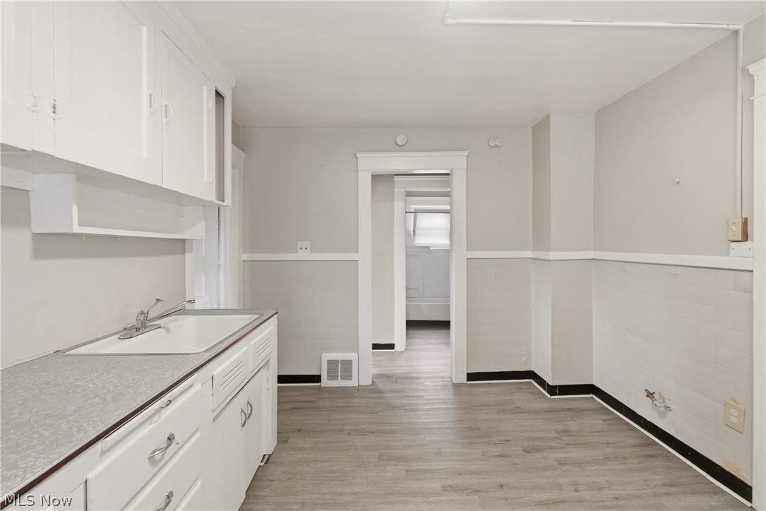 Residential Lease in Cleveland 3