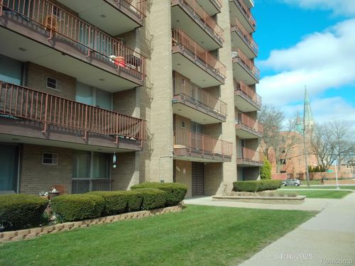 1941 Orleans St, Detroit, MI, 48207-2753 | Card Image