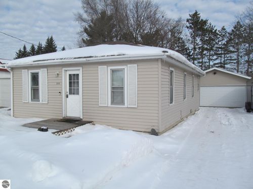 536 Aldrich St, Cadillac, MI, 49601-1504 | Card Image