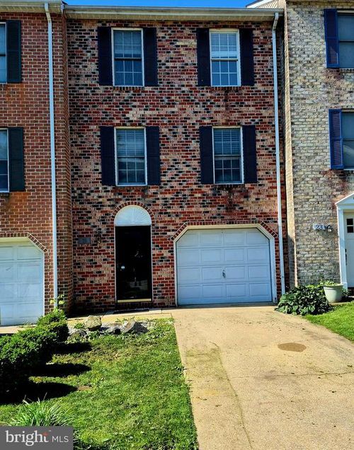 19 Stonewall Ct, HARPERS FERRY, WV, 25425-6356 | Card Image