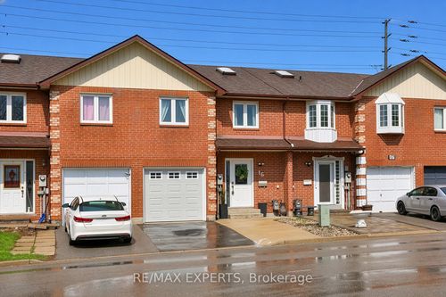 16 Hetherington Place, Brampton, ON, L6S5M7 | Card Image