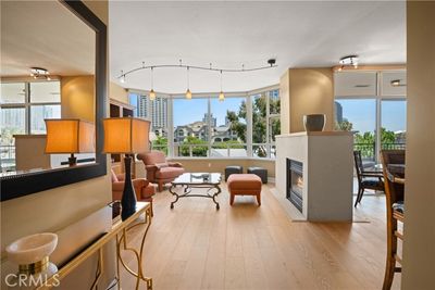 402 - W Harbor Drive, Condo with 2 bedrooms, 2 bathrooms and 1 parking in San Diego CA | Image 2