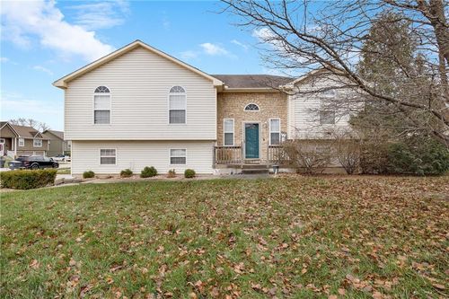 1203 Nw Walnut Court, Grain Valley, MO, 64029 | Card Image