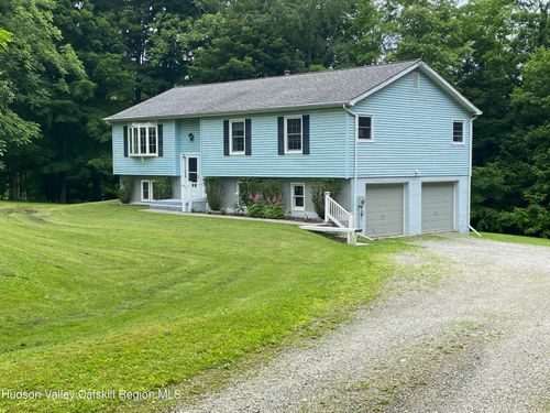 22 Beacham Rd, Rhinebeck, NY, 12572-3000 | Card Image