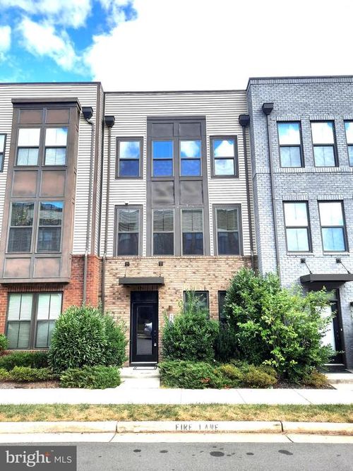 22326 Tees Ter, ASHBURN, VA, 20148-7382 | Card Image