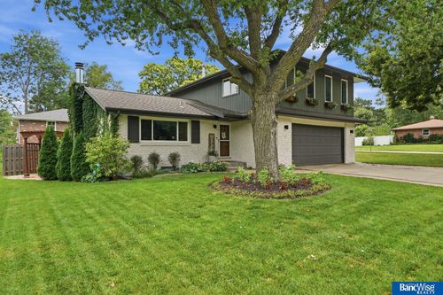 2040 S 77th Street, Lincoln, NE, 68506 | Card Image