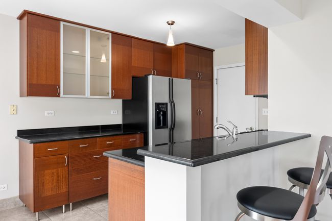 905 Huntington Dr, Townhouse with 2 bedrooms, 3 bathrooms and 2 parking in Elk Grove Village IL | Image 7