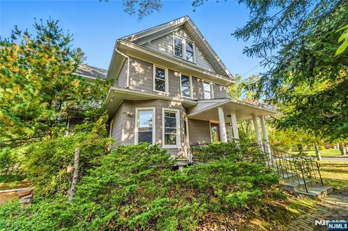 150 Tappan Rd, Harrington Park, NJ, 07640-1626 | Card Image