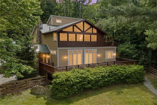123 Saint Andrews Rd, Beech Mountain, NC, 28604-8213 | Card Image